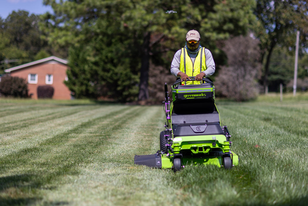 OptimusZ 32" 8kWh Stand-On Zero Turn Mower